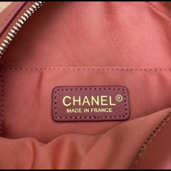 Chanel Shoulder Bag - Picture 3 of 4